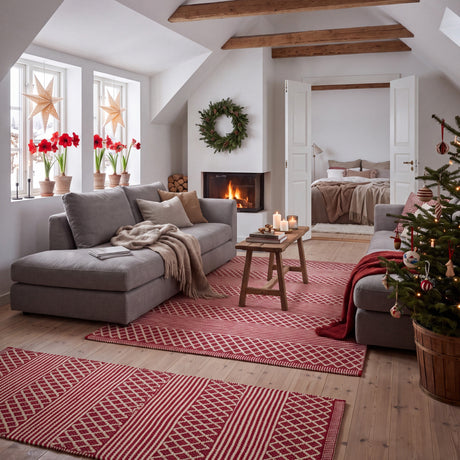 Lucia Red